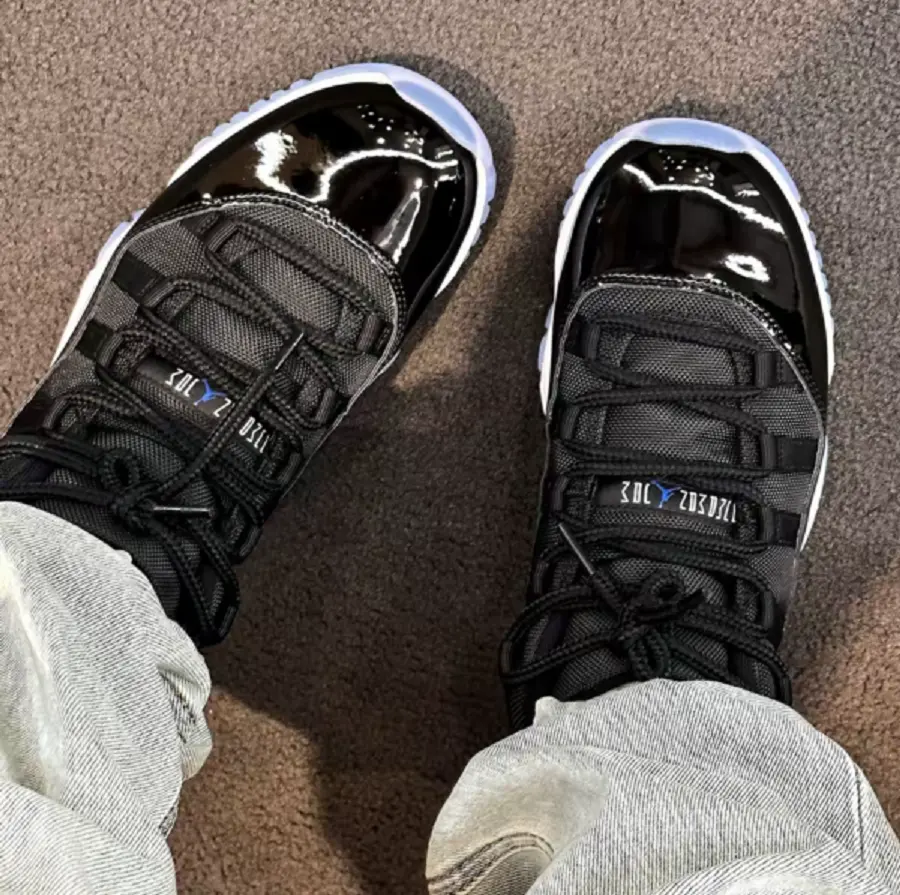 Giày Nike Air Jordan 11 Retro Low GS ‘Space Jam’ FV5121-004 - Ảnh 4