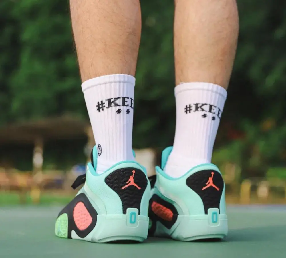 Alternative view of Giày Nike Air Jordan Tatum 2 GS 'Vortex' FJ6458-300