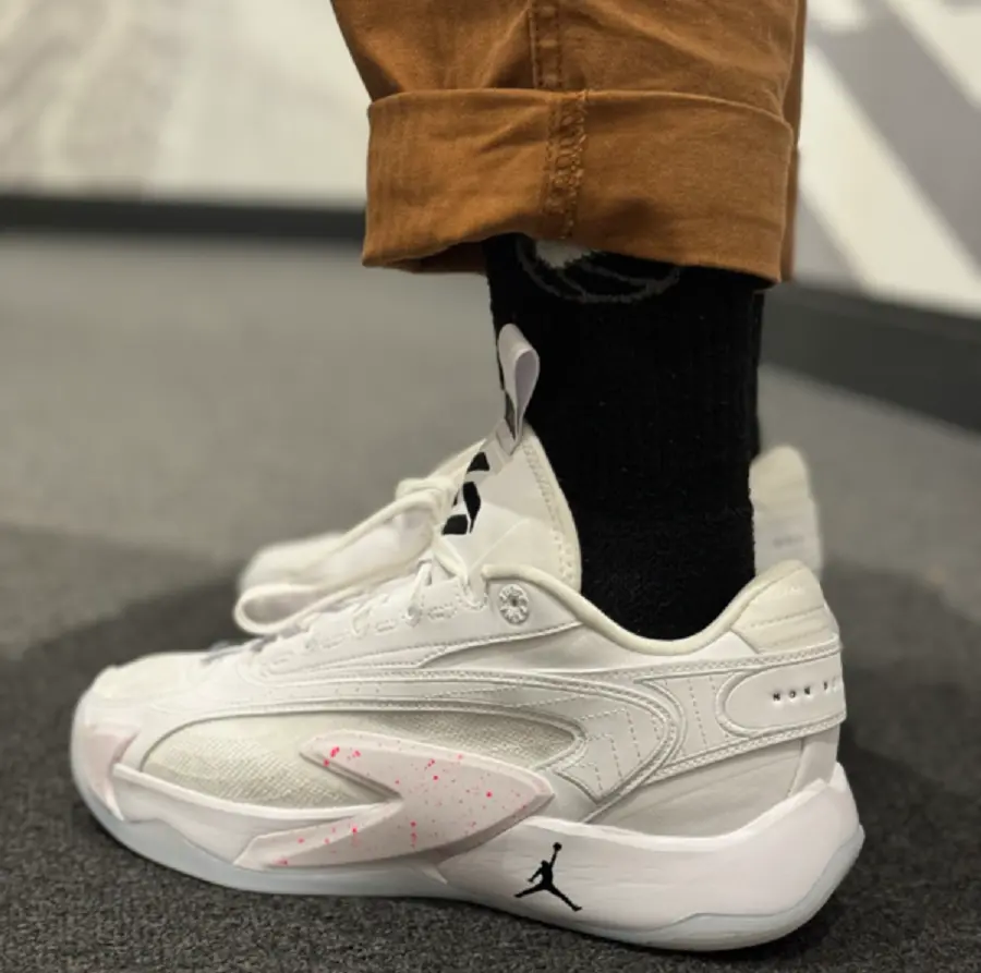 Giày Nike Air Jordan Luka 2 ‘White Hyper Pink’ DZ3498-106 - Ảnh 3