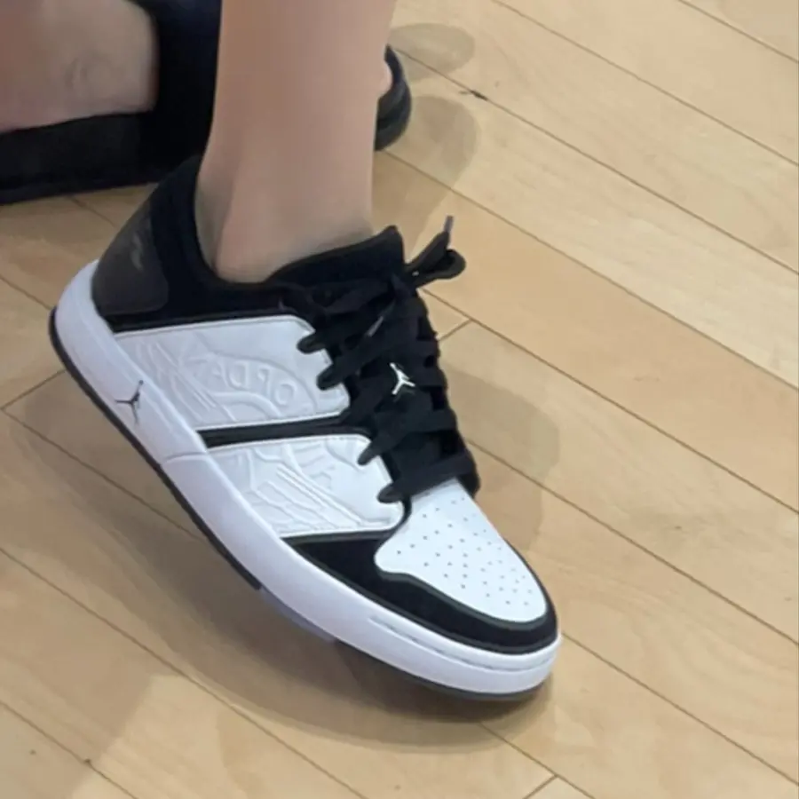 Alternative view of Giày Nike Air Jordan NU Retro 1 Low GS ‘White Black’ FB4412-100