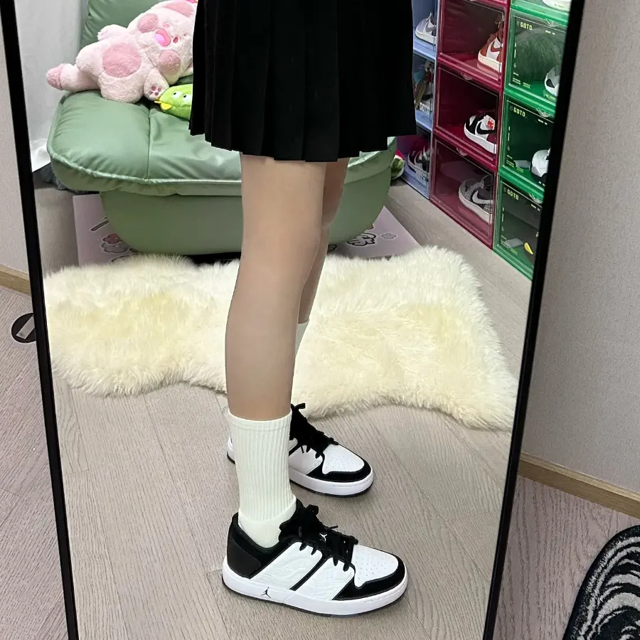 Giày Nike Air Jordan NU Retro 1 Low GS ‘White Black’ FB4412-100 - Ảnh 3
