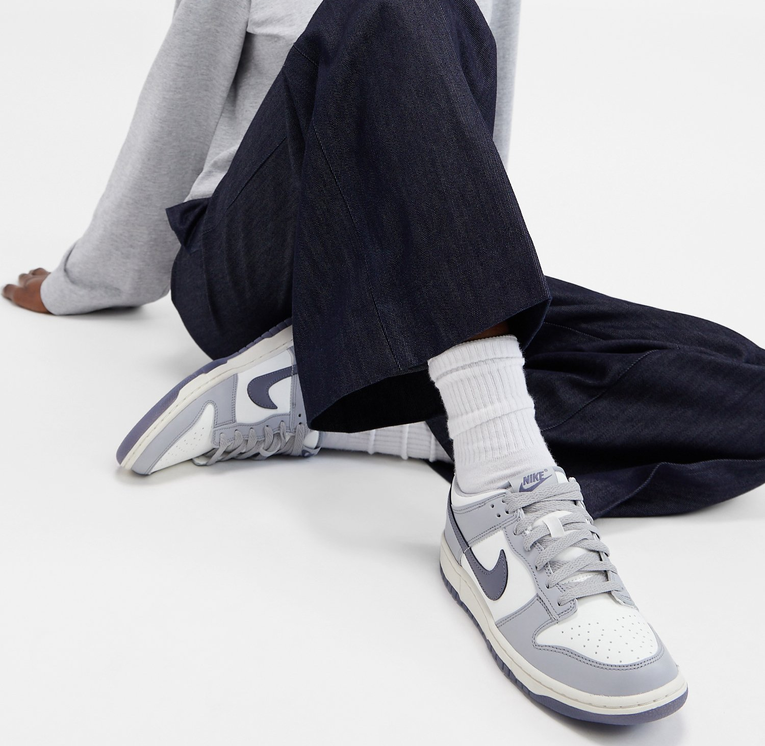 Giày Nike Dunk Low ‘Platinum Tint Light Carbon’ FB9109-101 - Ảnh 2