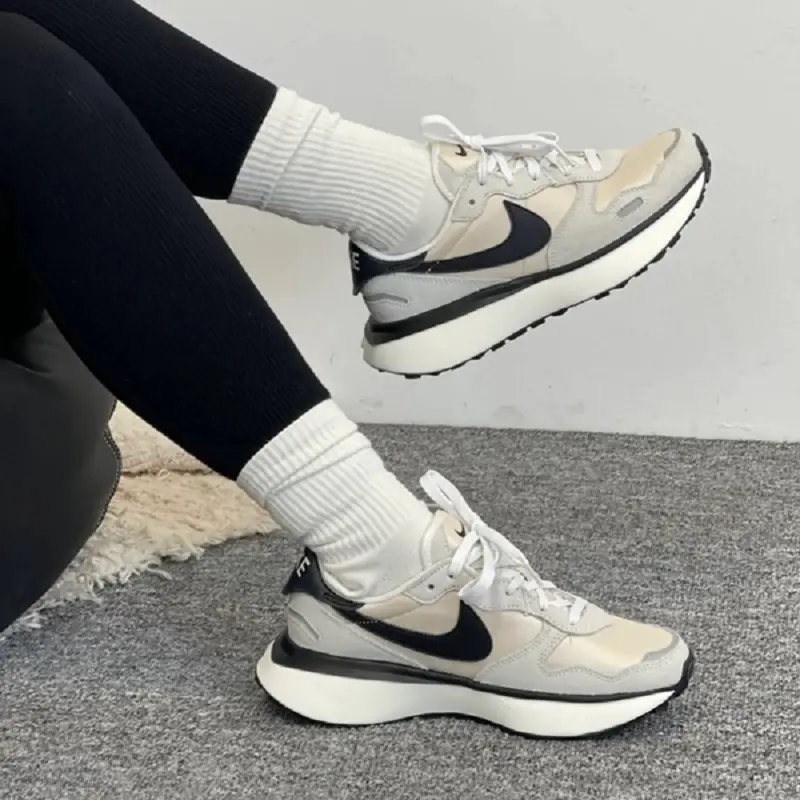 Alternative view of Giày Nike Phoenix Waffle ‘Summit White Black’ FD2196-100