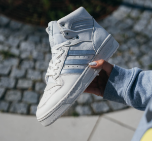 Alternative view of Giày Adidas Rivalry High ‘Chalk Silver’ IF0602