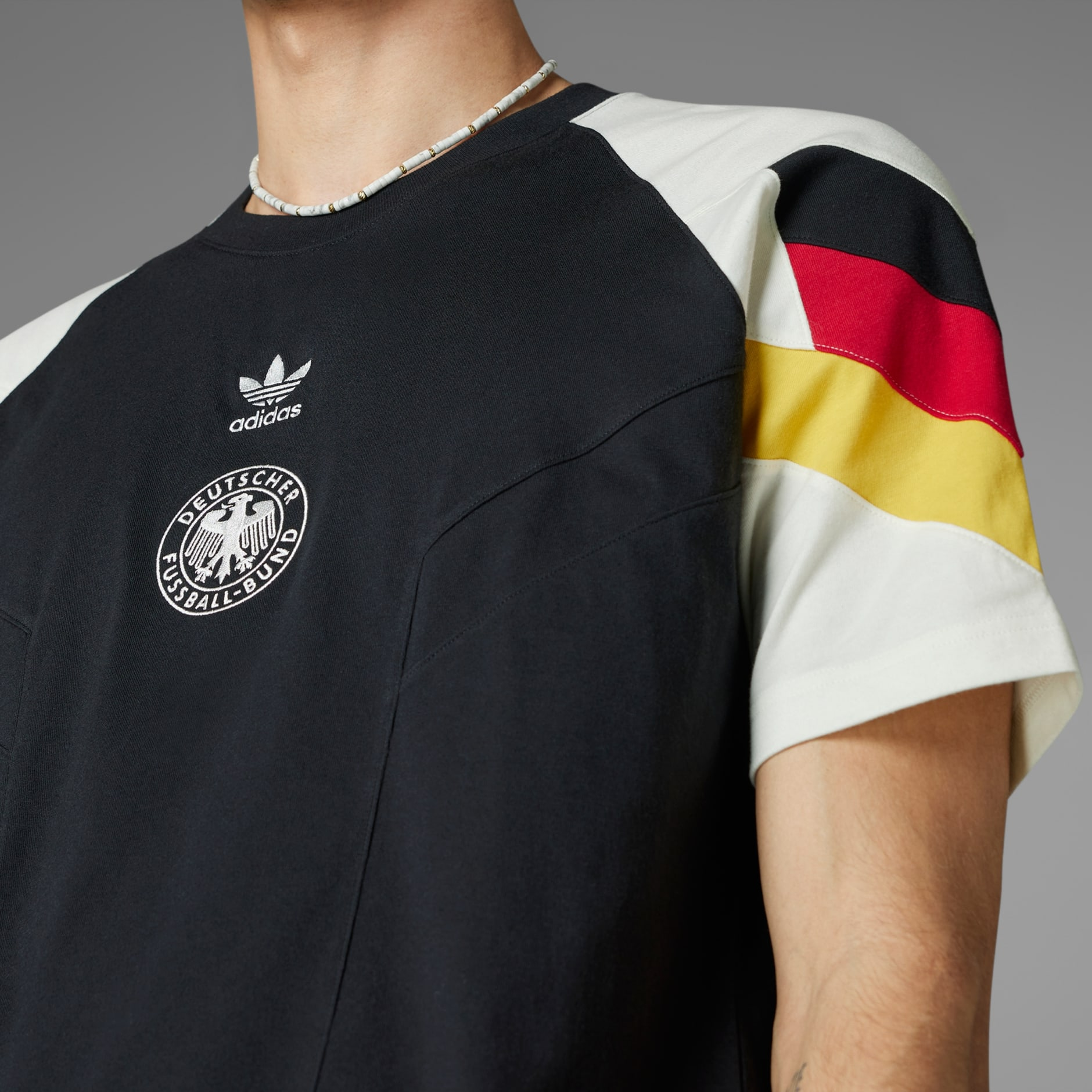 Alternative view of Áo Adidas Germany Originals T-Shirt ‘Black’ IY7052