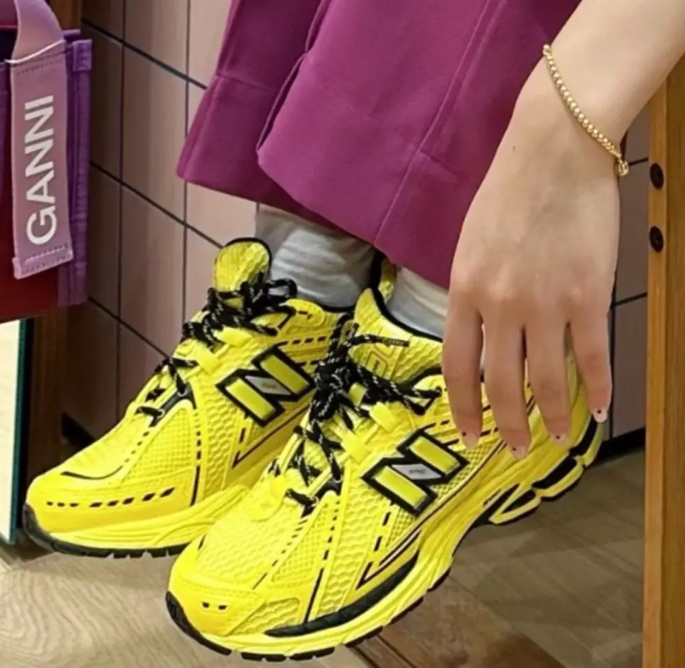Giày New Balance GANNI x 1906R ‘Blazing Yellow’ M1906RGA - Ảnh 5