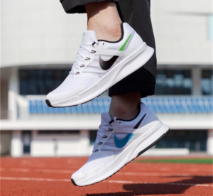 Alternative view of Giày Nike Run Swift 3 SE ‘Mixing Matching’ FJ1055-100