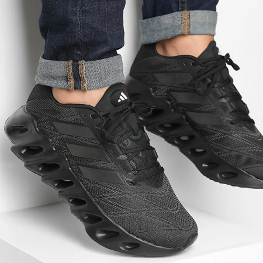 Alternative view of Giày Adidas Switch FWD 2 Running 'Black' IF6756