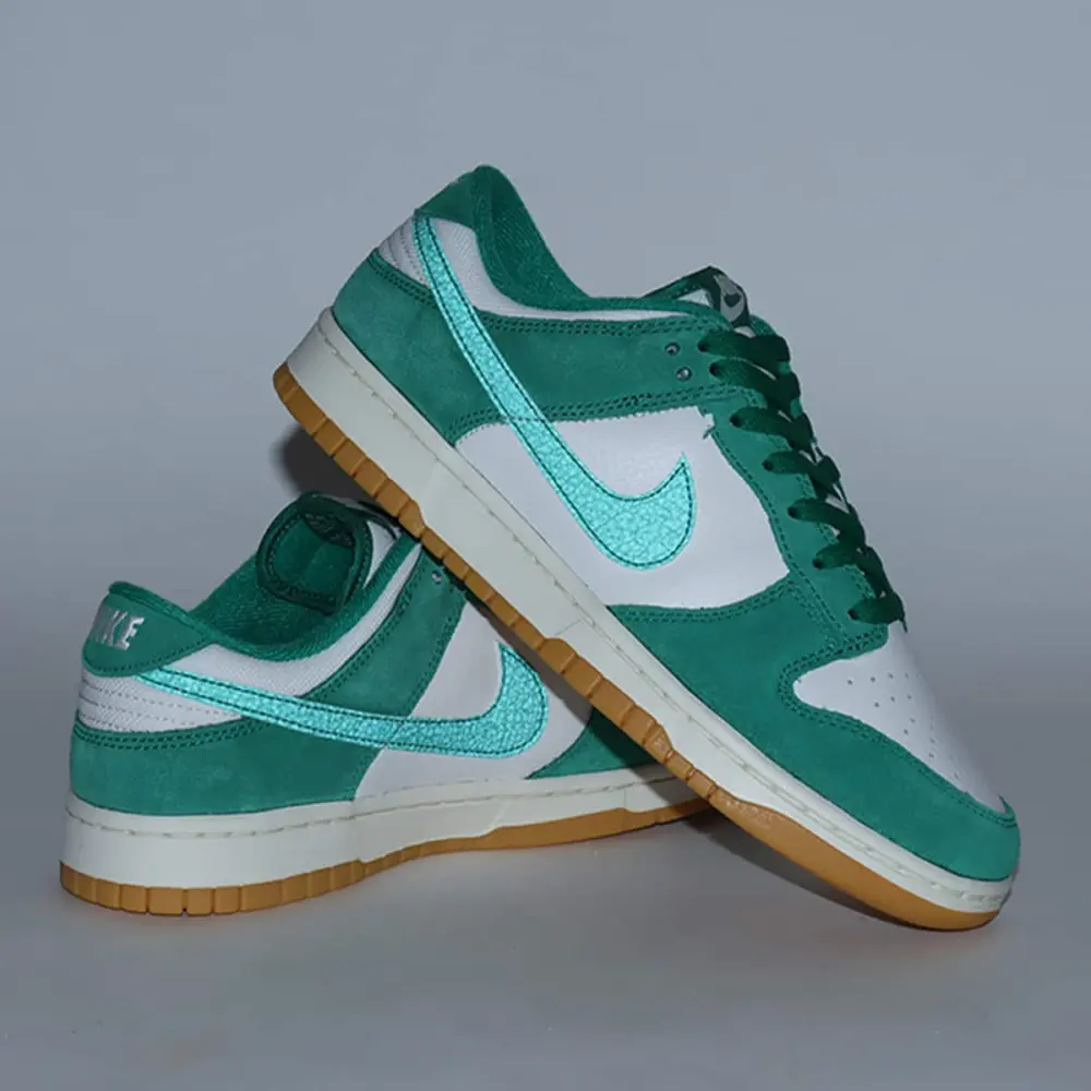 Alternative view of Giày Nike Dunk Low 'Malachite Gum' HQ1519-030