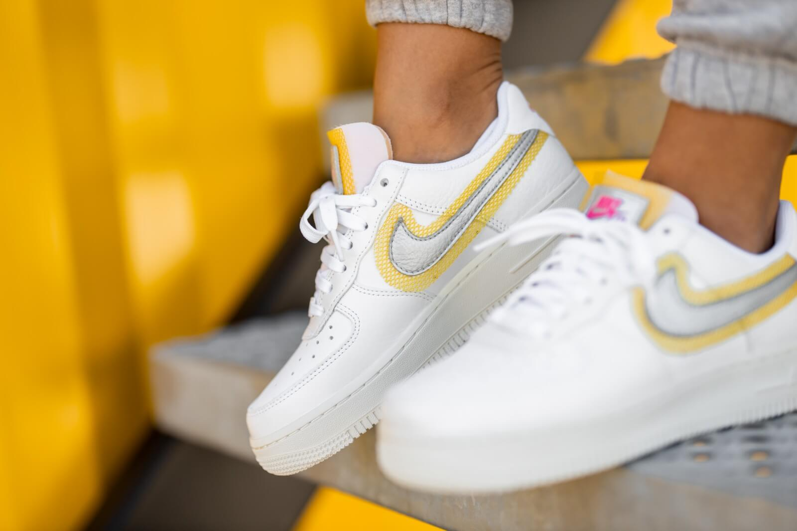 Giày Nike Air Force 1 07 LX 'White Metallic Silver' CZ8104-100 - Ảnh 5