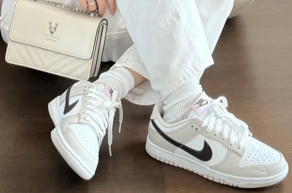 Alternative view of Giày Nike Dunk Low 'Neapolitan' HF9990-100