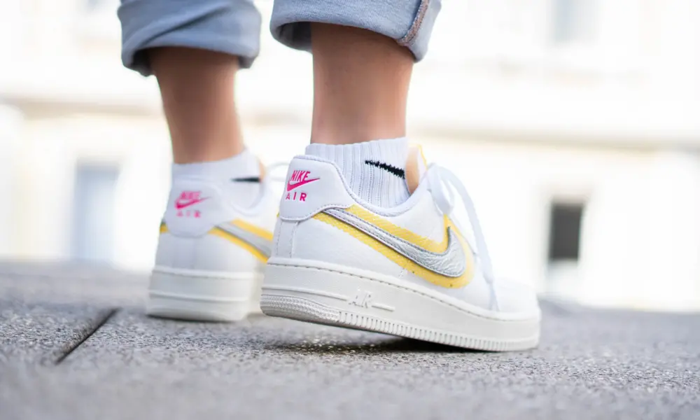 Giày Nike Air Force 1 07 LX 'White Metallic Silver' CZ8104-100 - Ảnh 3