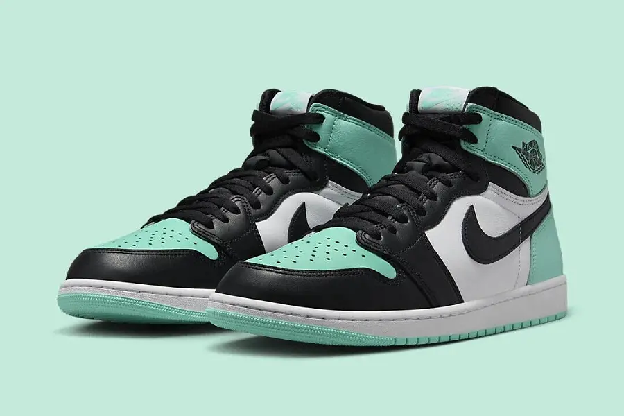 Alternative view of Giày Nike Air Jordan 1 Retro High ‘Green Glow’ DZ5485-130