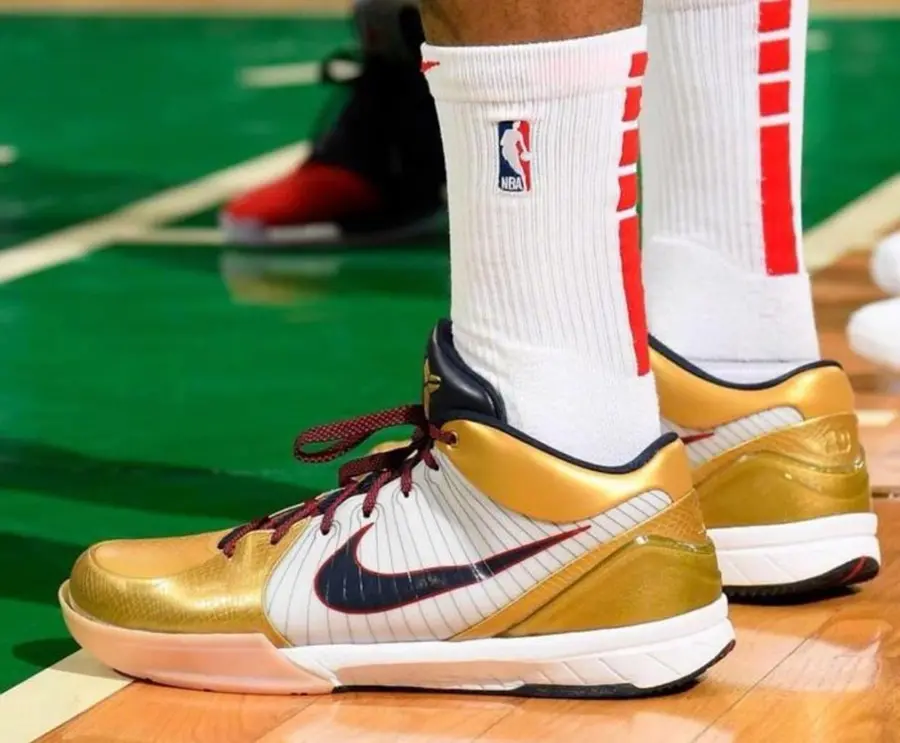 Alternative view of Giày Nike Kobe 4 Protro 'Gold Medal' FQ3544-100