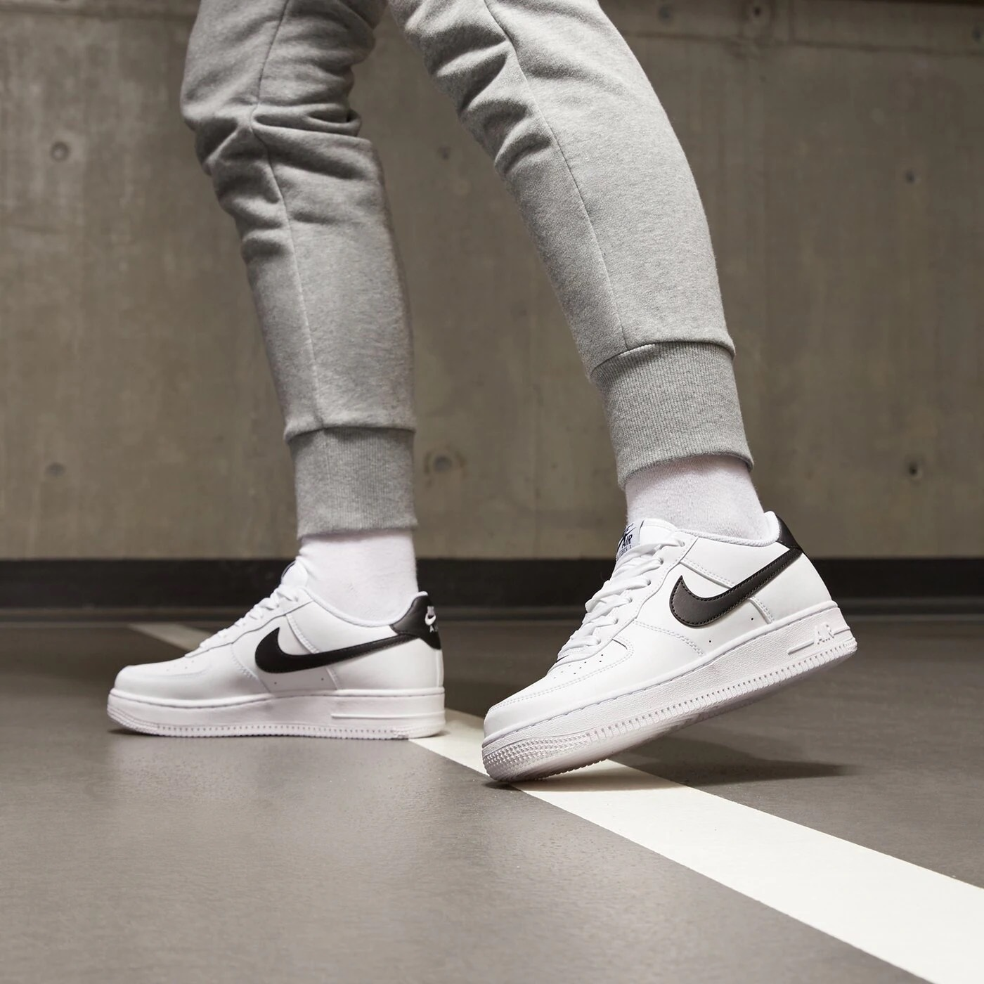 Giày Nike Air Force 1 GS ‘White Black’ FV5948-101 - Ảnh 3