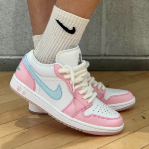 Alternative view of Giày Nike Air Jordan 1 Low 'Pink Foam' HM3706-141