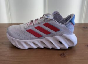 Alternative view of Giày Adidas Switch Fwd 2 'White Red' IF6754