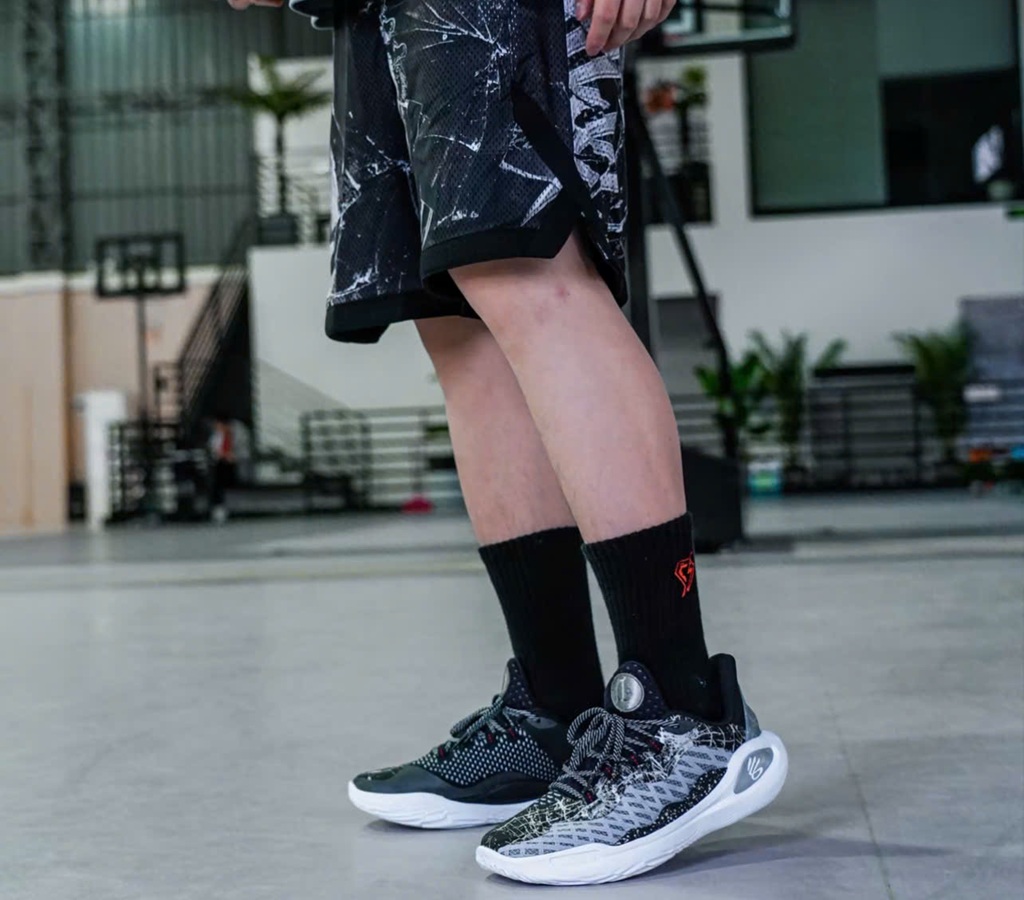 Alternative view of Giày Under Armour Curry 11 ‘Future Dragon’ 3027503-001