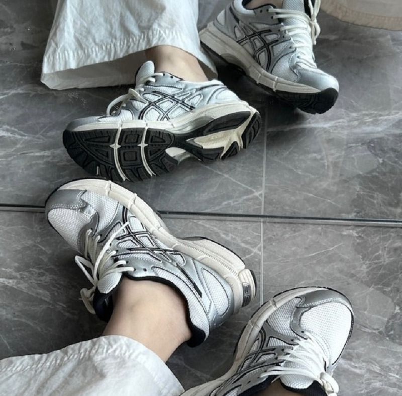 Giày Asics Gel-Exalt 2 ‘White Black’ 1011B918-102 - Ảnh 2