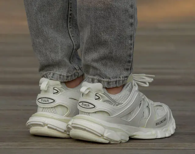 Alternative view of Giày Balenciaga Track Trainers ‘White’ 542023W1GB19000