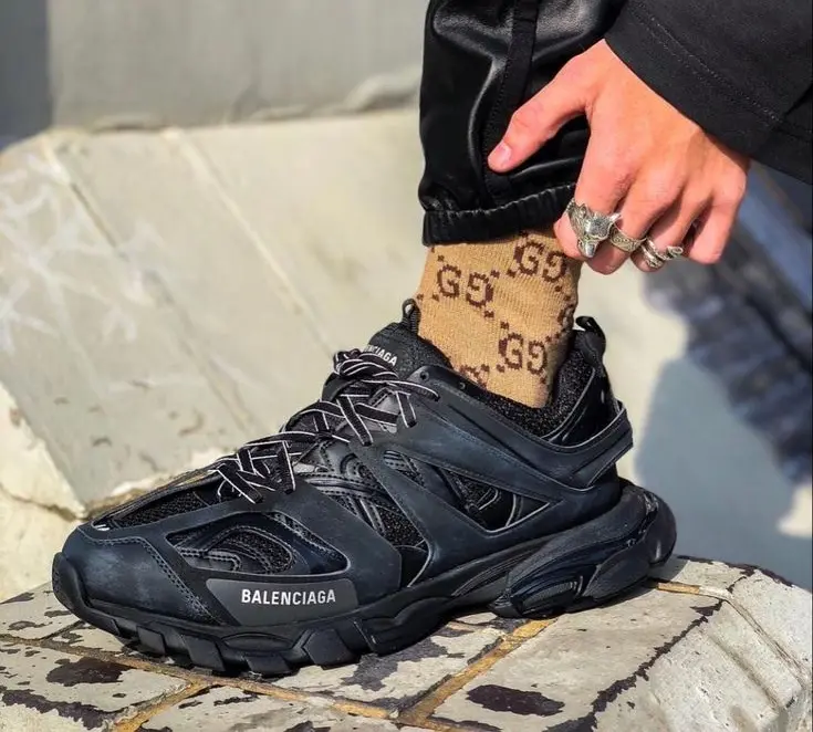 Alternative view of Giày Balenciaga Track Sneaker Triple Black 542023-W1GB1-1000
