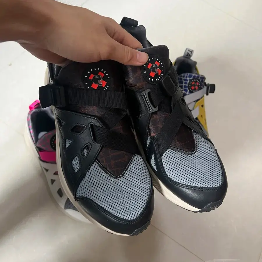 Giày Nike Air Huarache 20Y24 x Patta ‘Black Grey’ FJ4201-001 - Ảnh 3