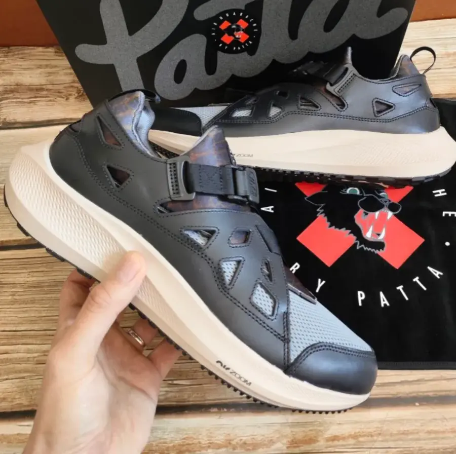 Giày Nike Air Huarache 20Y24 x Patta ‘Black Grey’ FJ4201-001 - Ảnh 4