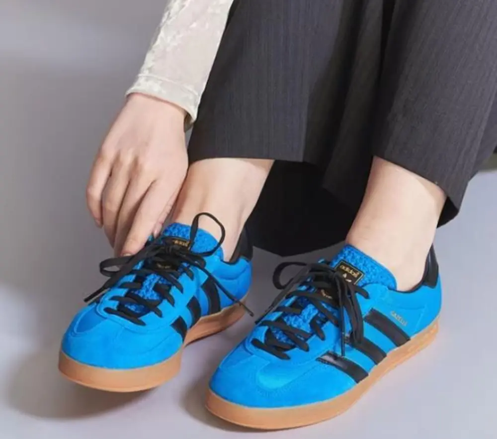Giày adidas Gazelle Indoor ‘Bright Blue Black Gum’ IG4998 - Ảnh 4