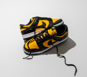 Alternative view of Giày Nike Dunk Low 'Reverse Goldenrod' FZ4618-001