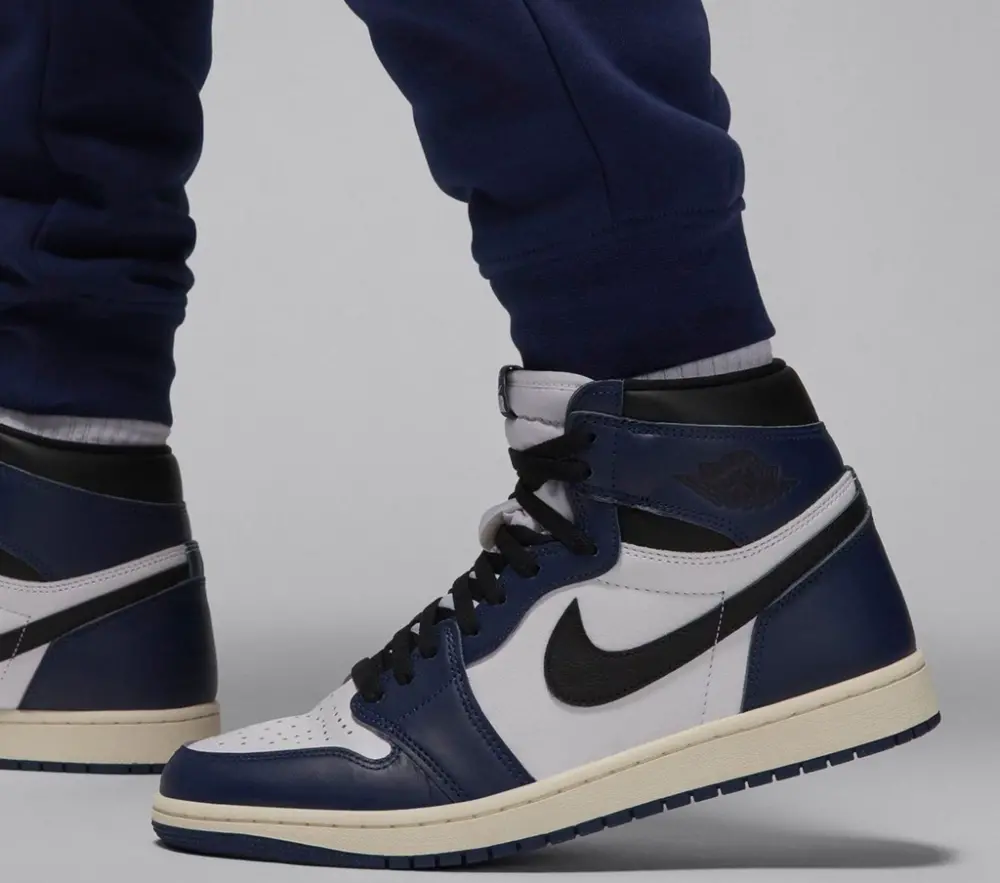 Alternative view of Giày Nike Air Jordan 1 Retro High OG GS 'Midnight Navy' FD1437-401