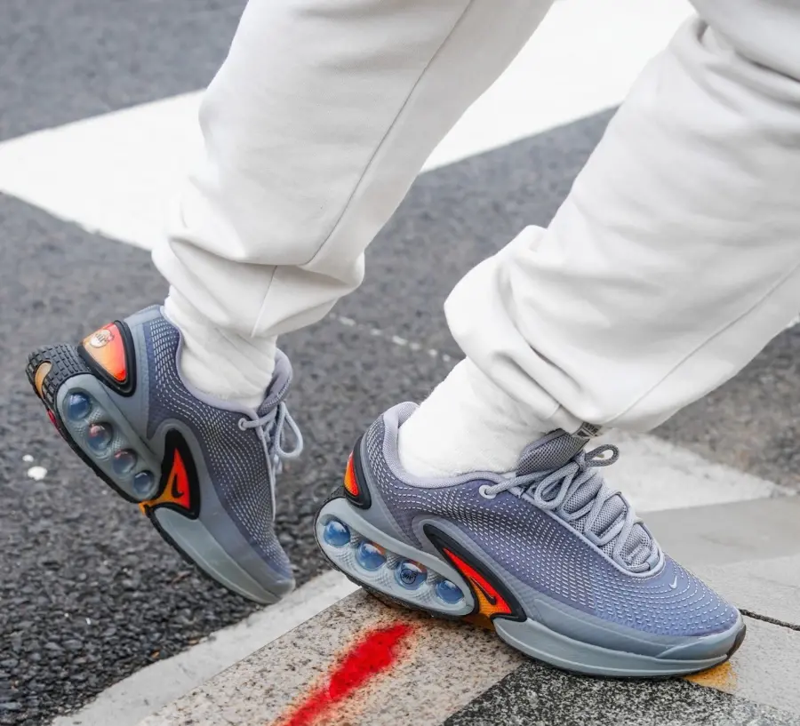 Alternative view of Giày Nike Air Max DN GS ‘Particle Grey’ FB8987-002
