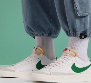Alternative view of Giày Nike Blazer Low ’77 Vintage ‘Pine Green’ DA6364-115