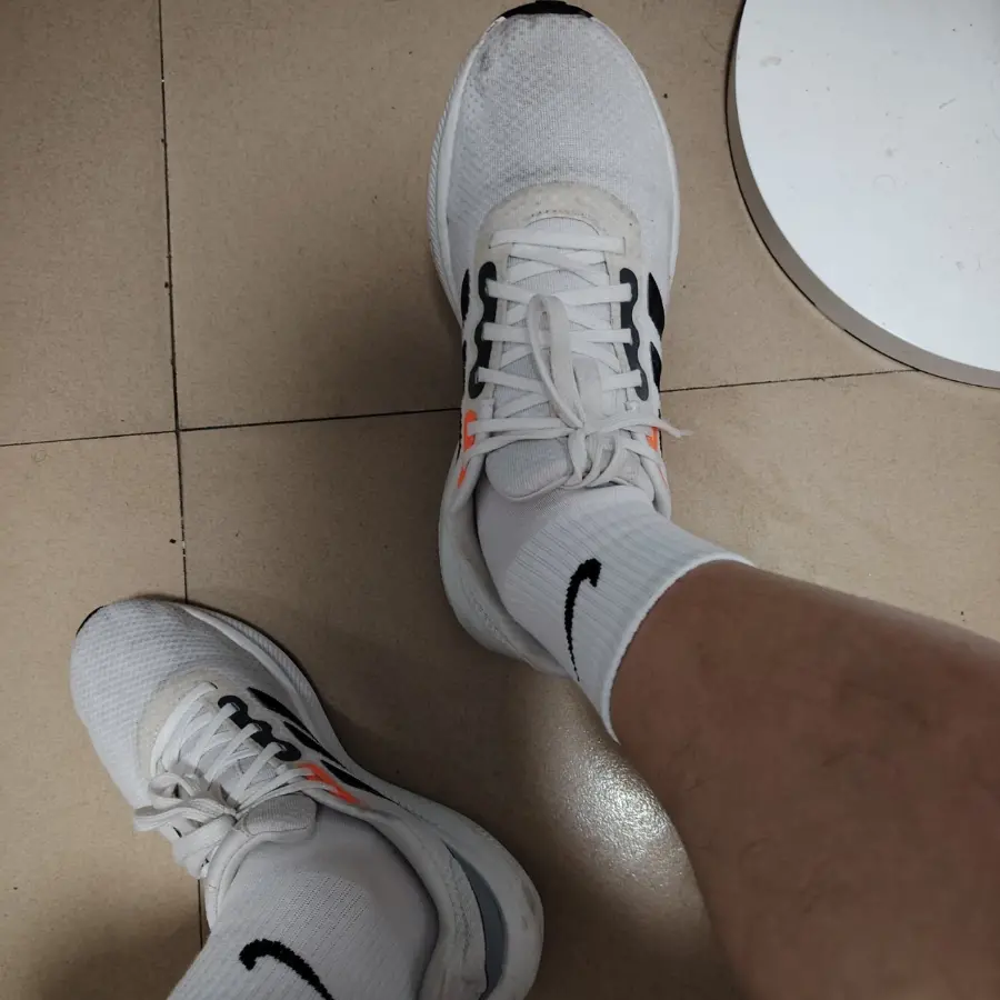 Alternative view of Giày Adidas Runfalcon 3.0 ‘White Solar Red’ HP7543