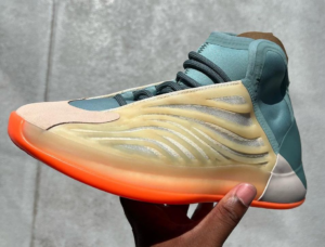 Alternative view of Giày Adidas Yeezy Quantum ‘Hi Res Coral’ HP6595