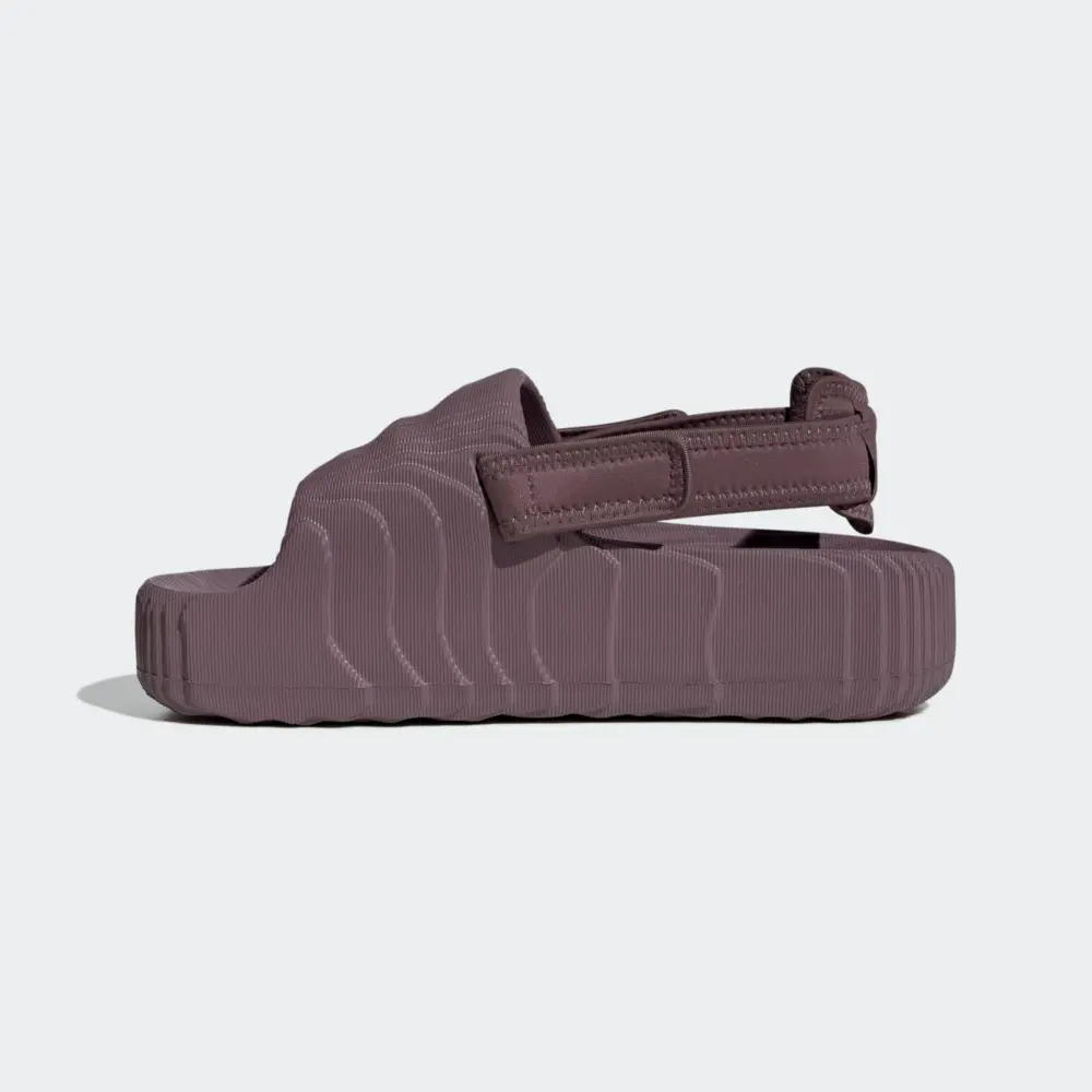Alternative view of Dép Adidas Adilette 22 Xlg ‘Shadow Fig’ IF9489