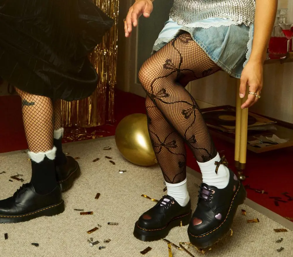 Alternative view of Giày Dr. Martens 1461 Leather Heart Platform 'Black' 30604001
