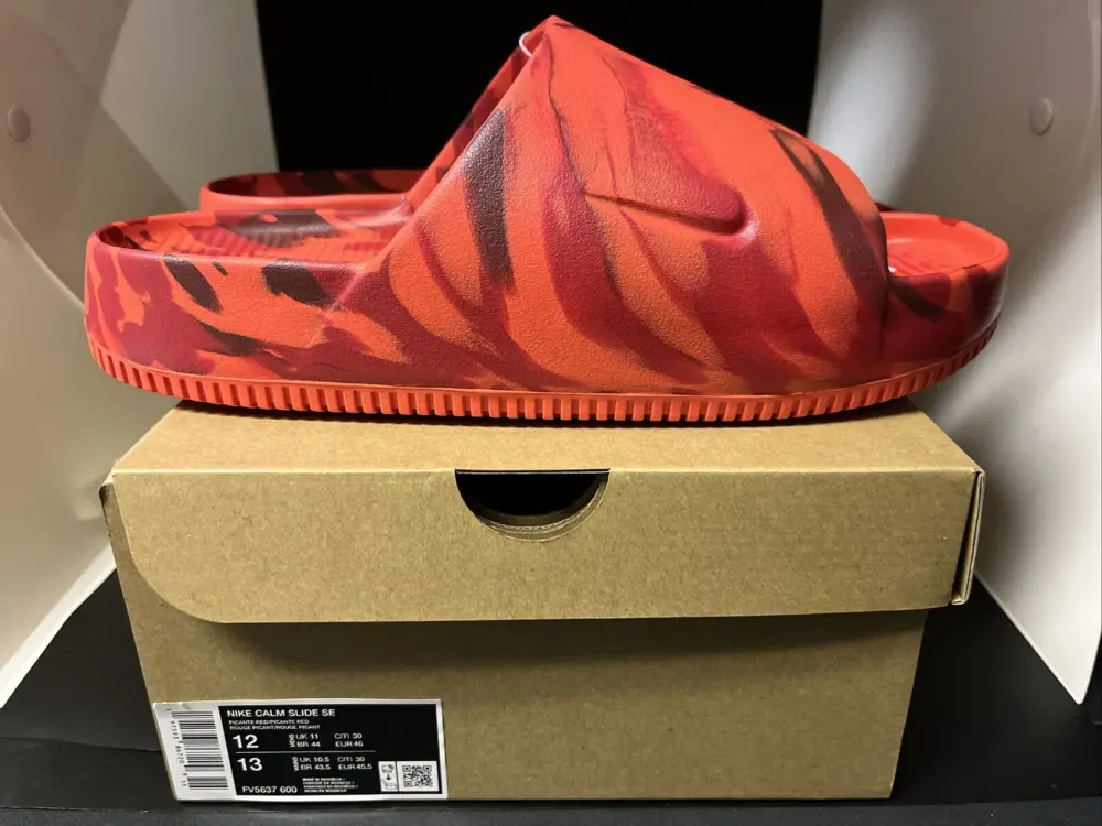 Alternative view of Dép Nike Calm SE Slide ‘Picante Red Marbled’ FV5637-600