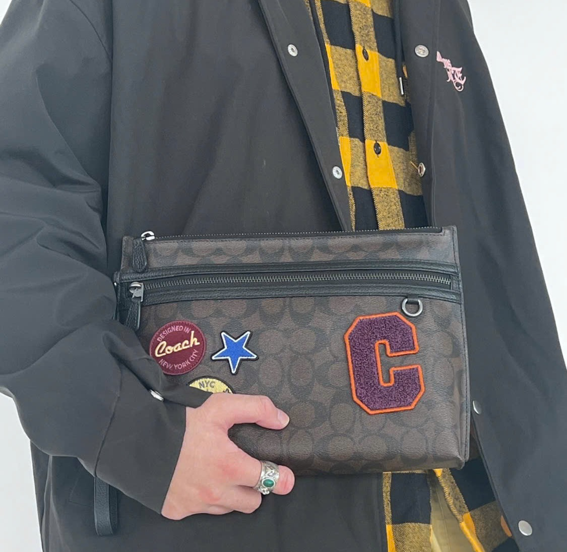 Túi Coach Signature Canvas ‘Souvenir Patches’ C6990-QBMAA - Ảnh 3