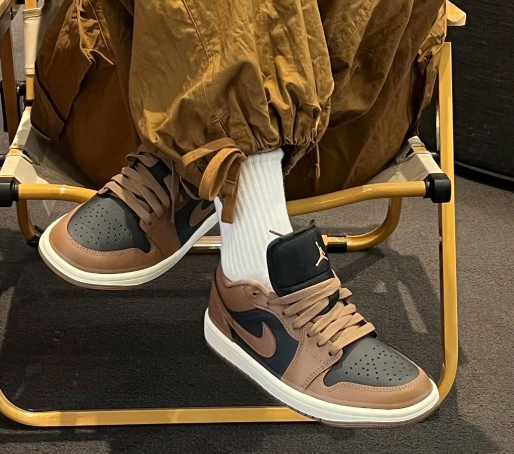 Alternative view of Giày Nike Air Jordan 1 Low ‘Archaeo Brown’ DC0774-021