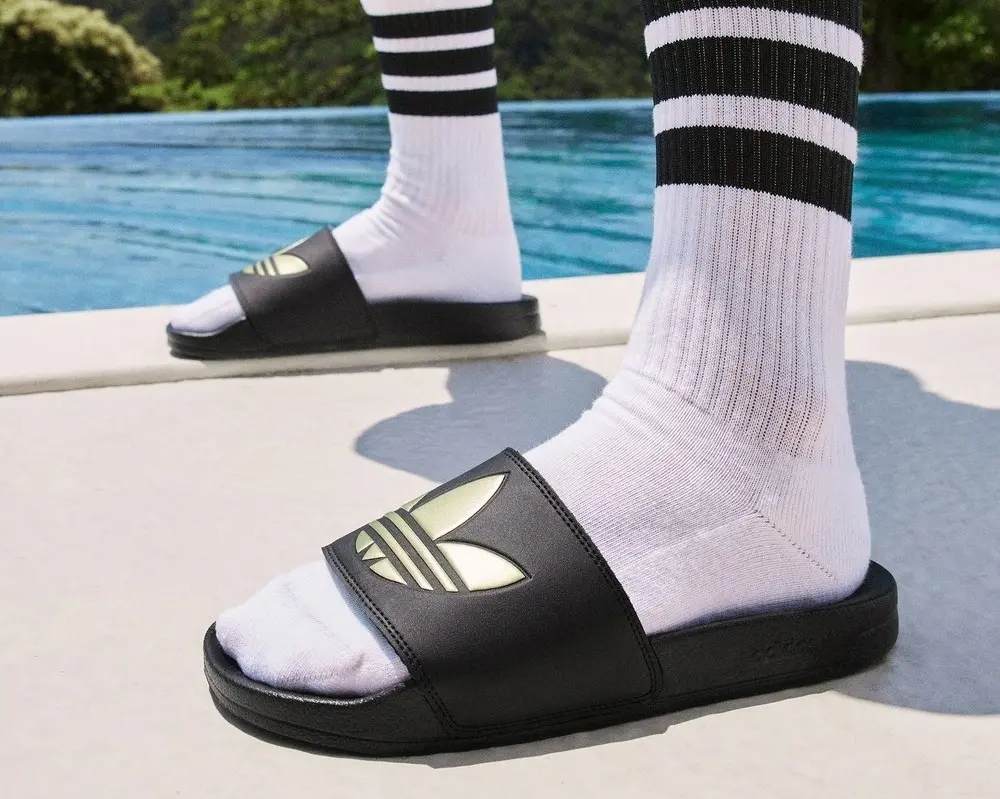 Alternative view of Dép Adidas Adilette Lite Slides ‘Matte Gold’ GZ6196