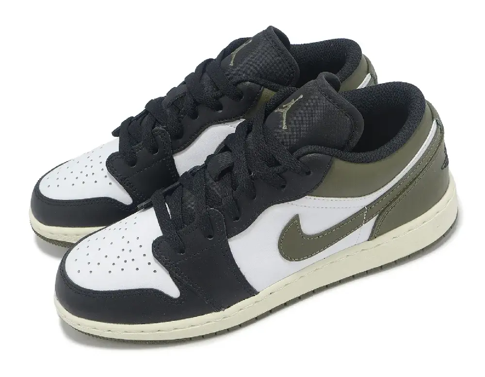Alternative view of Giày Nike Jordan 1 Low GS 'Black Toe Medium Olive' 553560-092