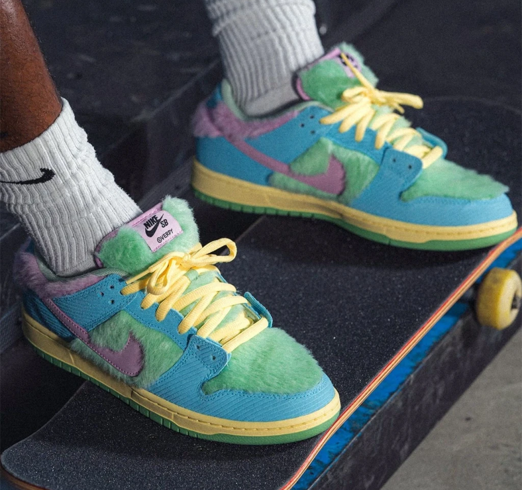 Alternative view of Giày Nike Dunk SB Low ‘Verdy Visty’ FN6040-400