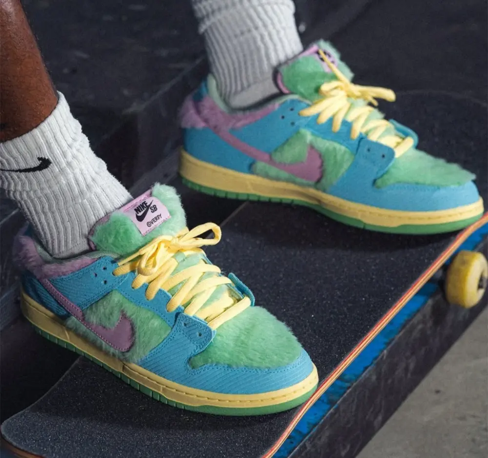 Alternative view of Giày Nike Dunk SB Low ‘Verdy Visty’ FN6040-400