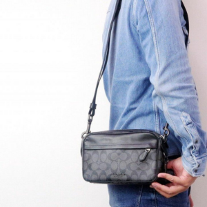 Alternative view of Túi Coach Graham 24 ‘Black’ 50715-QBAF4