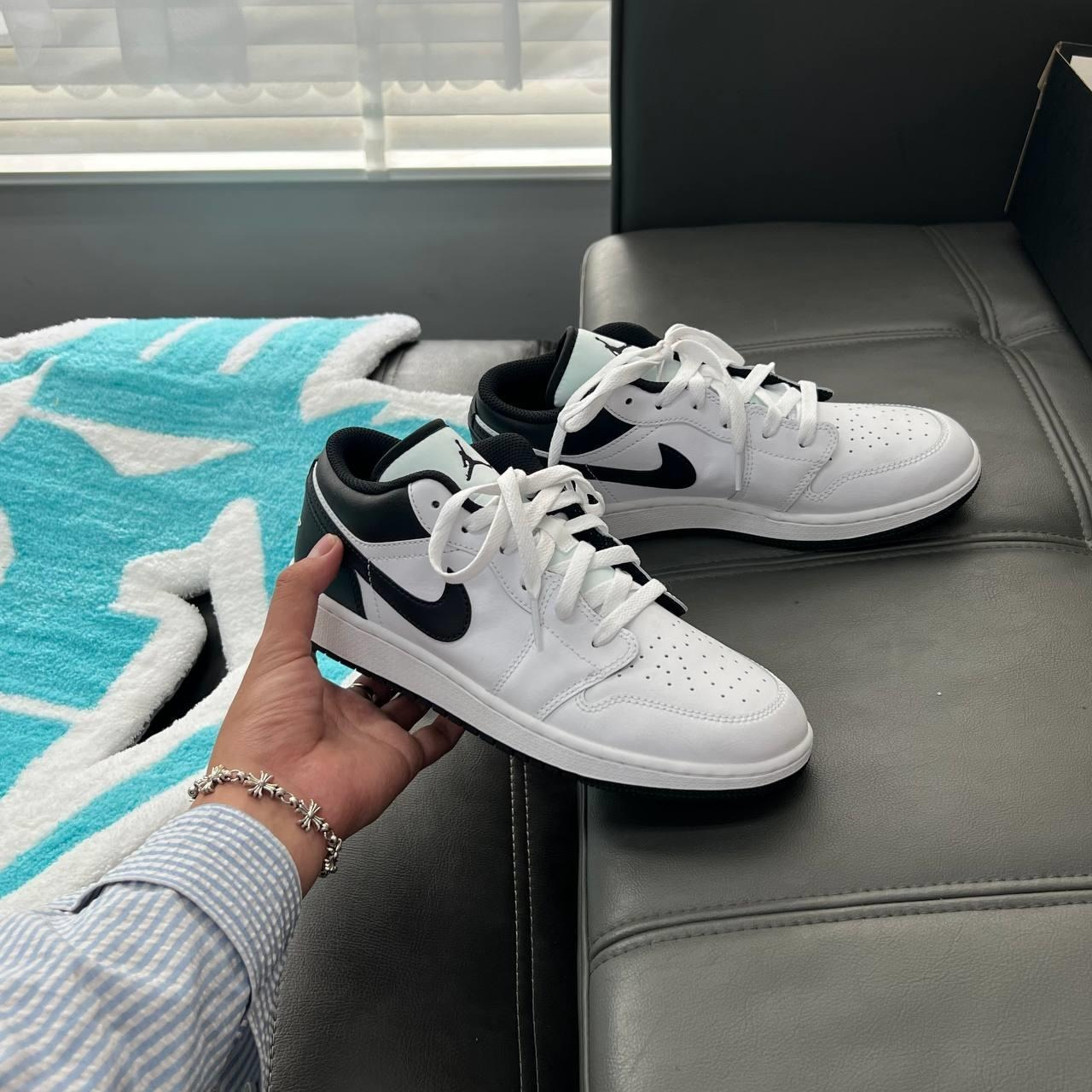 Giày Nike Air Jordan 1 Low ‘White Black’ 553560-132 - Ảnh 6