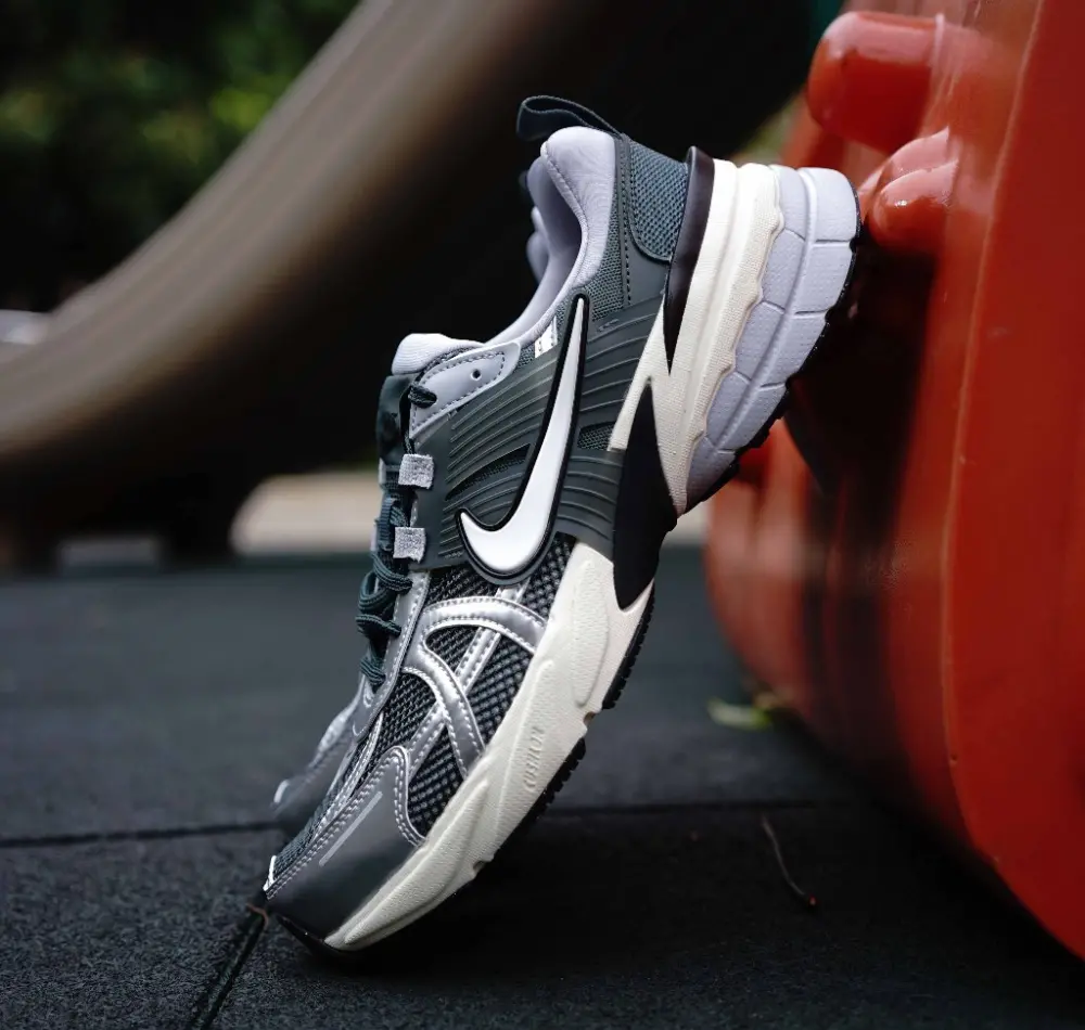 Giày Nike V2K Run ‘Vintage Green’ HJ4497-300 - Ảnh 3