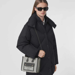Alternative view of Túi Burberry A22 Mini Pocket Bag ‘Black’ 80441421