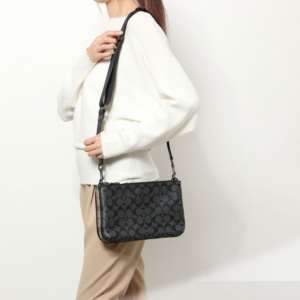 Alternative view of Túi Coach Everett Crossbody ‘Black’ C8179-QBTUP