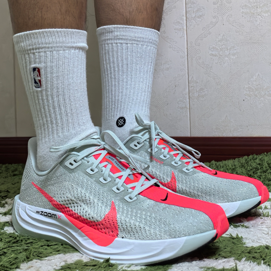 Giày Nike Pegasus Plus ‘Barely Grey Hot Punch’ FQ7262-001 - Ảnh 3