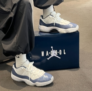 Alternative view of Giày Nike Air Jordan 11 Retro GS ‘Diffused Blue’ FV5121-104